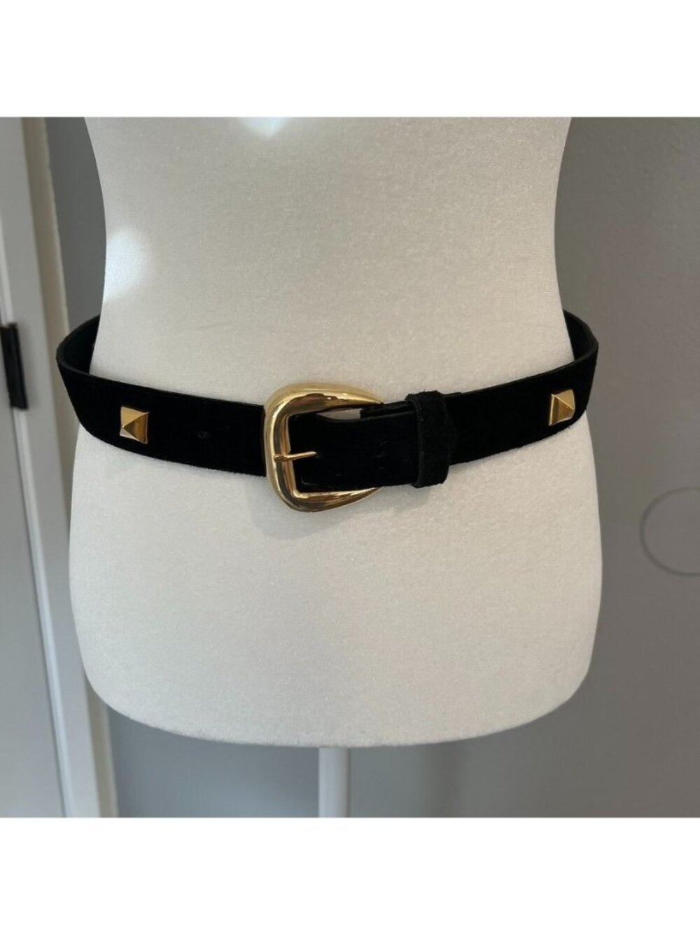 Ann Taylor Black Leather Gold Studded Belt Size Medium